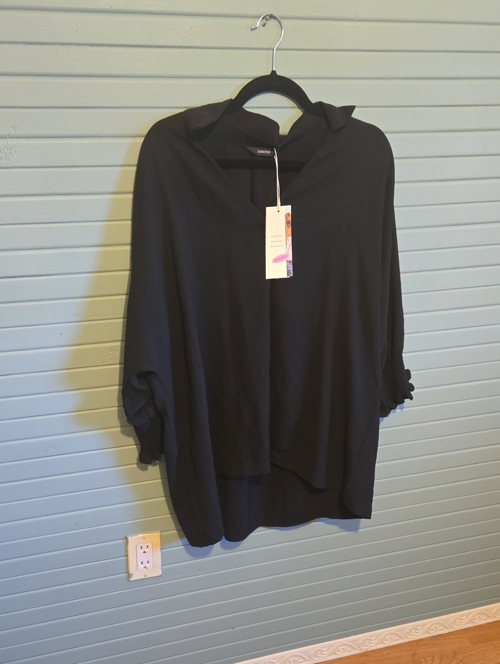 Black Hooded Relaxed Tunic Top with Gathered Cuffs